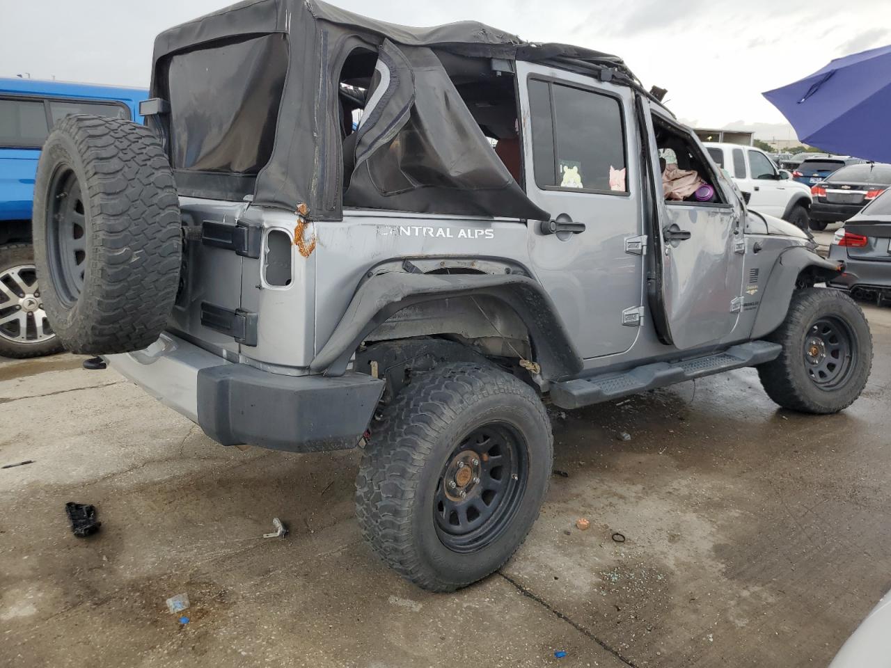 Image 3 of 2014 JEEP WRANGLER UNLIMITED SAHARA 2014 with VIN 1C4BJWEG3EL265306