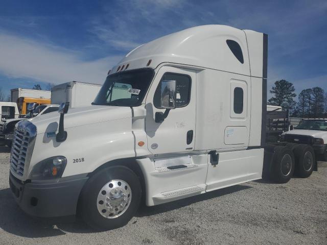 Image 2 of 2018 FREIGHTLINER CASCADIA 125  2018 with VIN 3AKJGLDRXJSHD9639