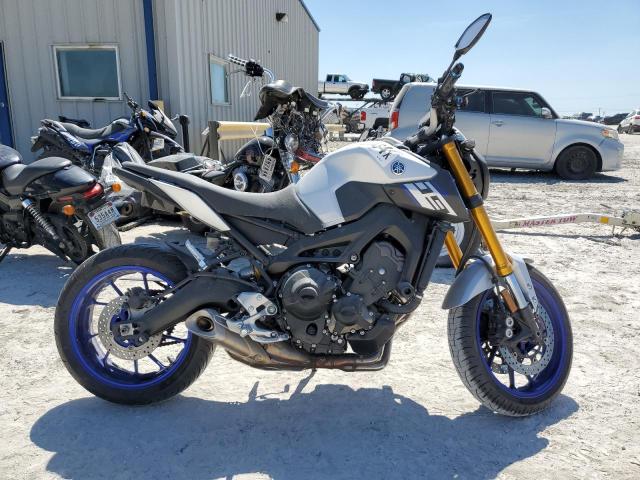 Obraz 1 z 2015 YAMAHA FZ09 C 2015 z VIN JYARN33Y3FA002187