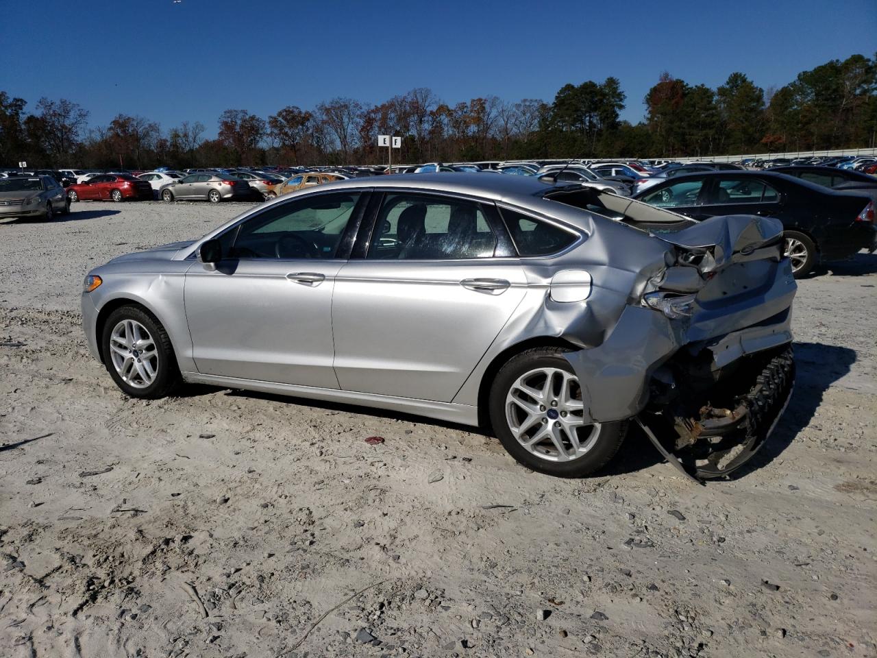 Image 2 of 2013 FORD FUSION SE 2013 with VIN 3FA6P0HR8DR381388
