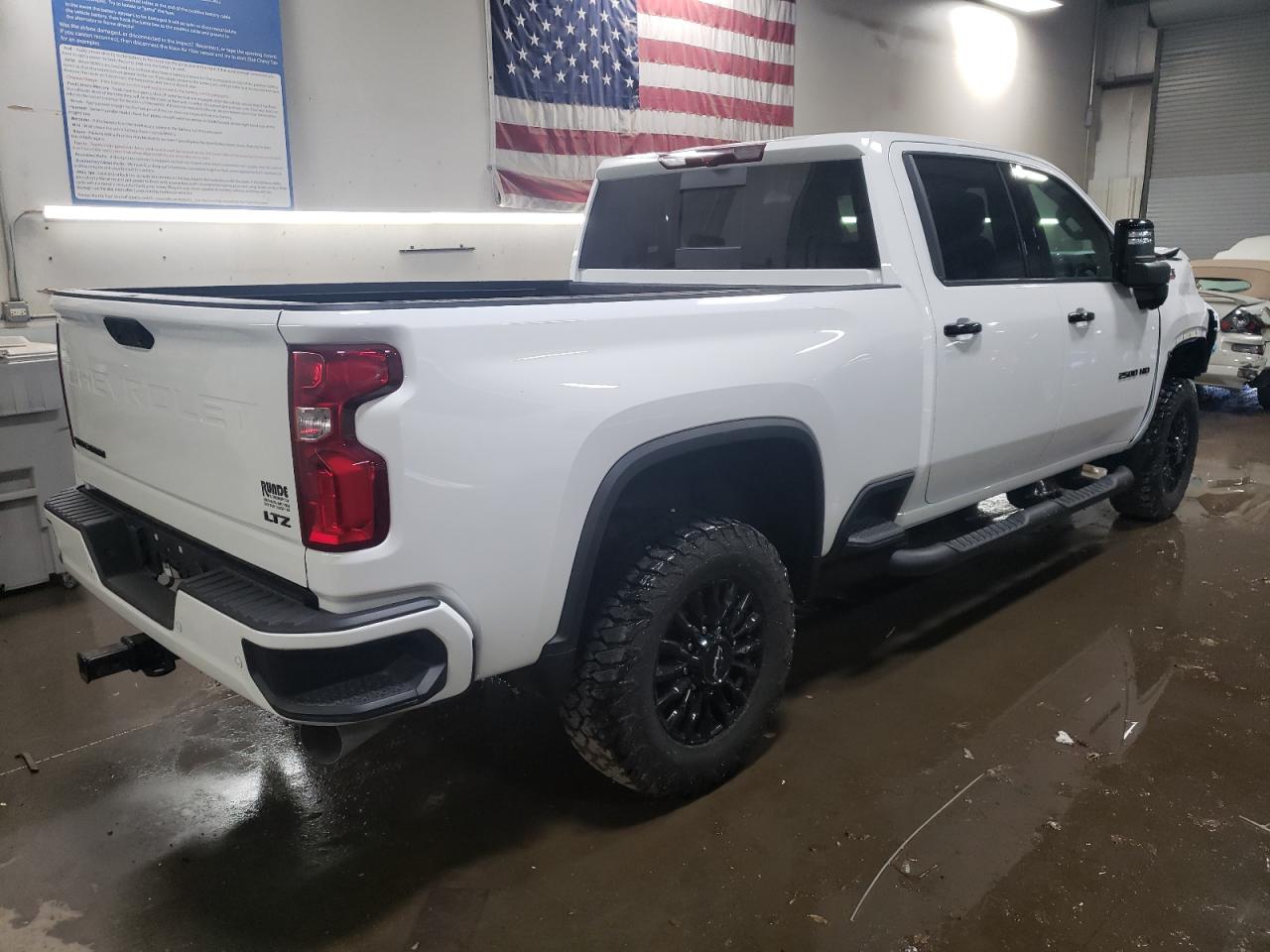 Изображение 3 2023 CHEVROLET SILVERADO K2500 HEAVY DUTY LTZ 2023 с VIN 1GC4YPEY9PF187327