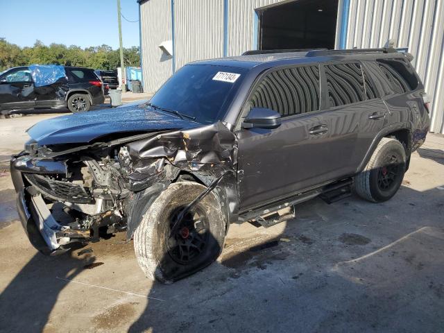 Obraz 1 z 2020 TOYOTA 4RUNNER SR5 2020 z VIN JTEZU5JR2L5220183