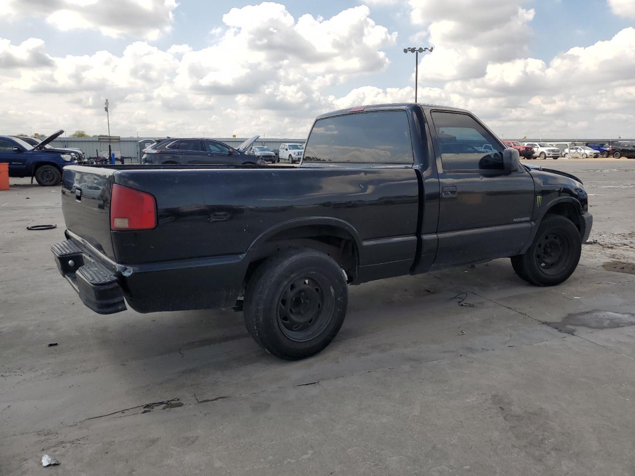 Image 3 of 2000 ISUZU HOMBRE  2000 with VIN 1GGCS1444Y8701596