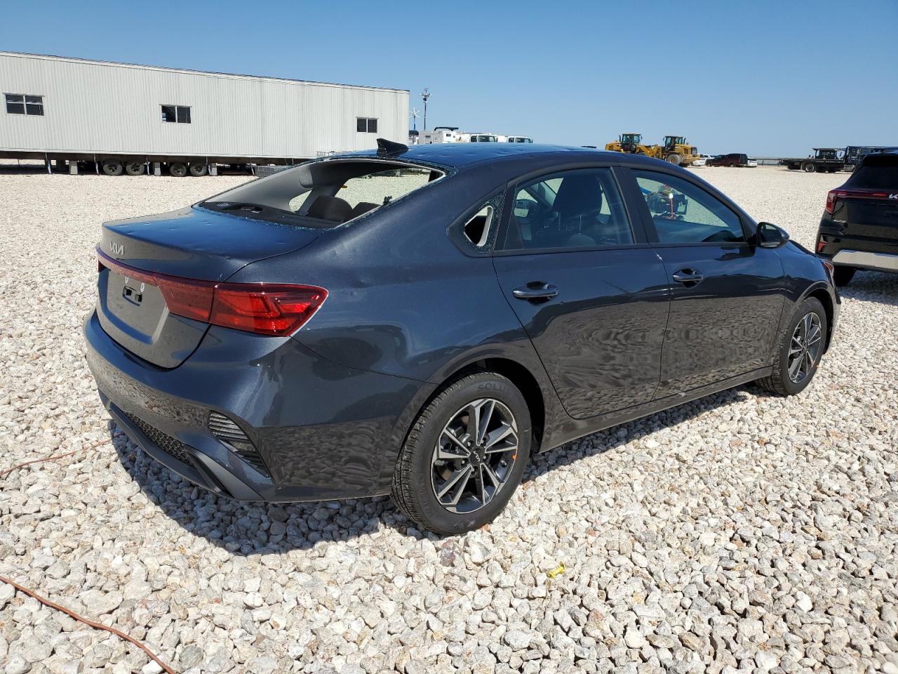 Image 3 of 2023 KIA FORTE LX 2023 with VIN 3KPF24AD5PE691007