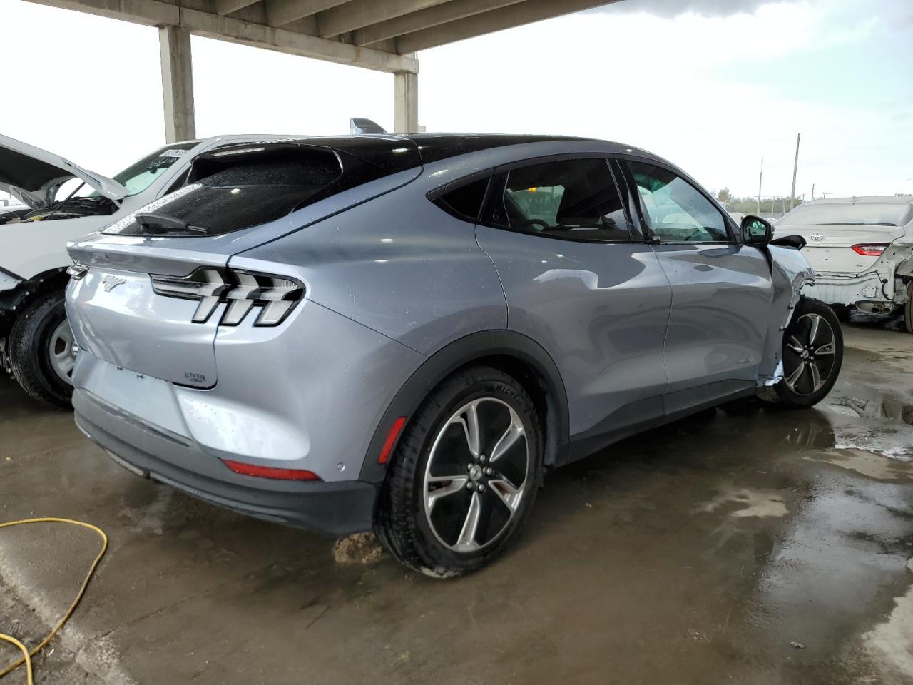 Image 3 of 2022 FORD MUSTANG MACH-E SELECT 2022 with VIN 3FMTK1RM0NMA58984