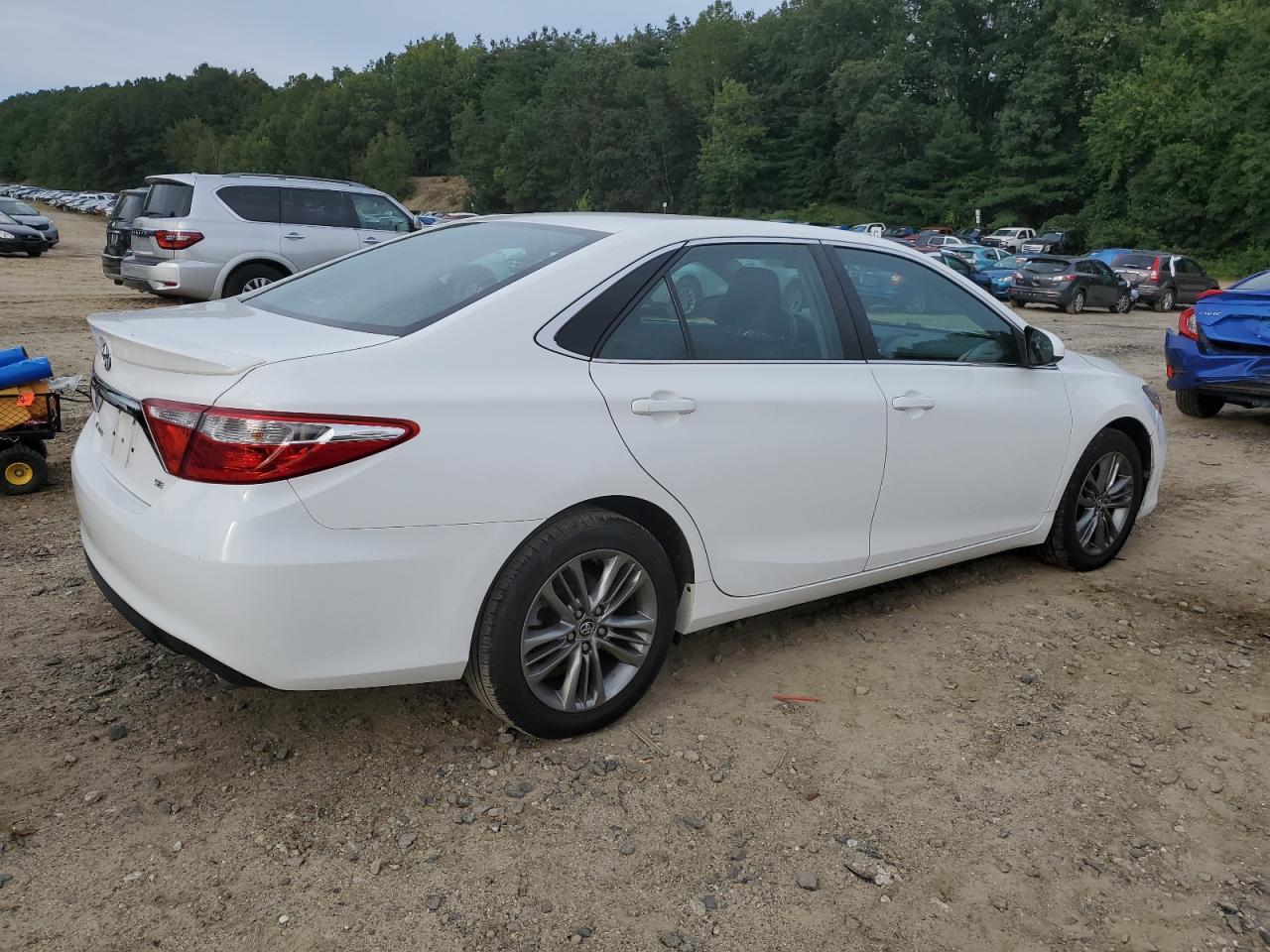 Image 3 of 2015 TOYOTA CAMRY LE 2015 with VIN 4T1BF1FK1FU084722