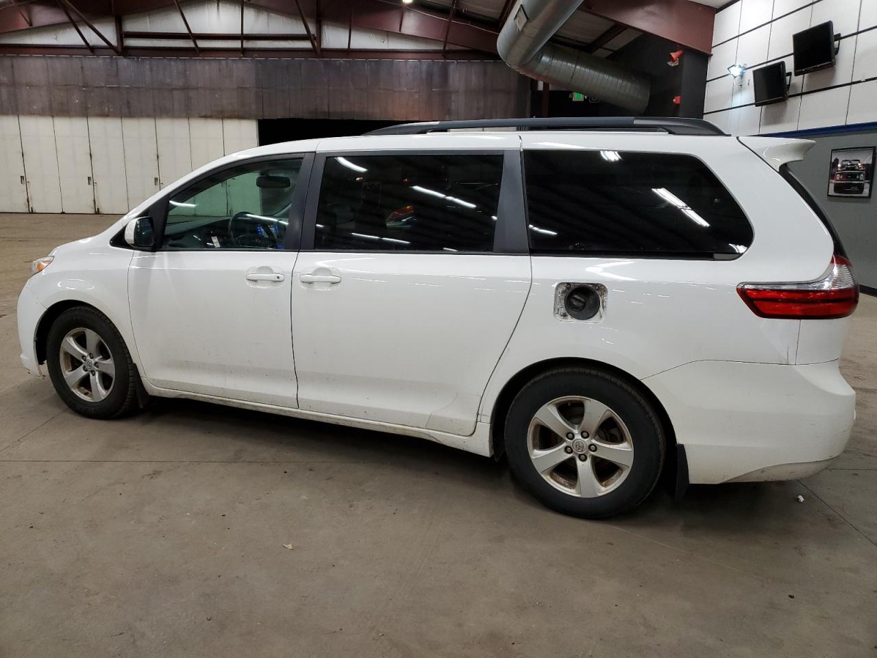 Image 2 of 2015 TOYOTA SIENNA LE 2015 with VIN 5TDKK3DC5FS670903