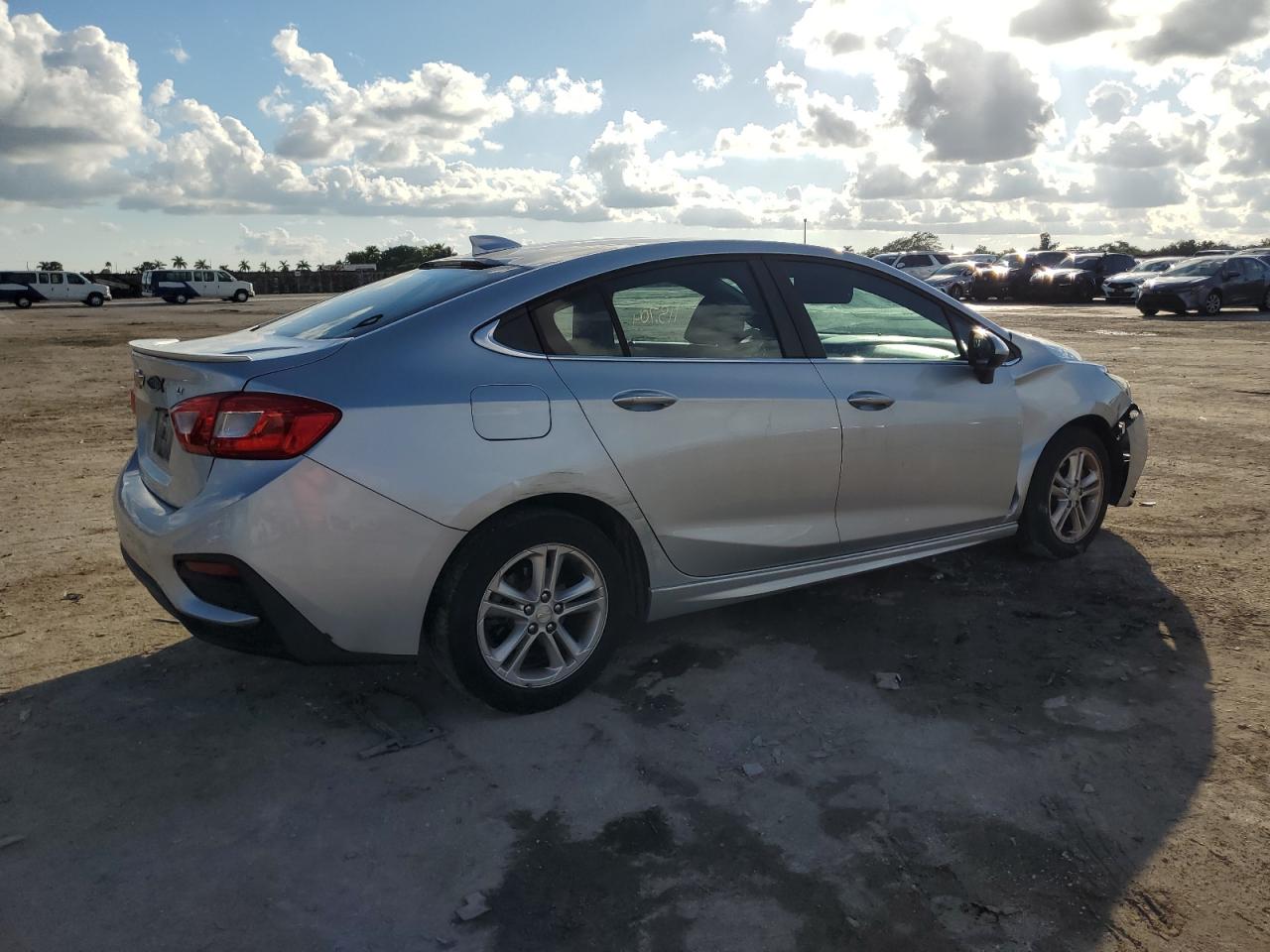 Image 3 of 2017 CHEVROLET CRUZE LT 2017 with VIN 1G1BE5SM8H7261587