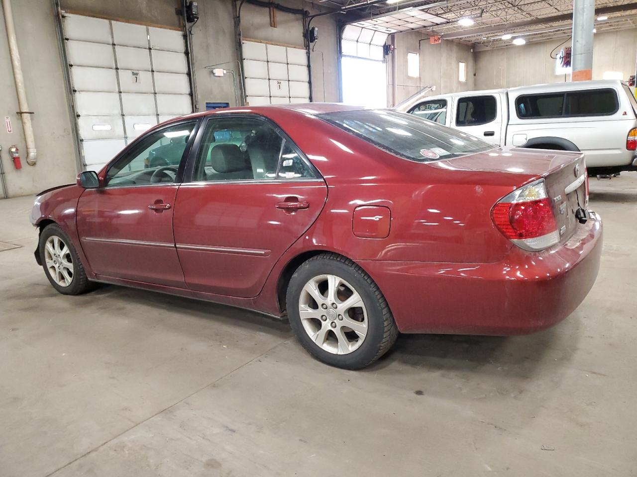 Image 2 of 2006 TOYOTA CAMRY LE 2006 with VIN 4T1BF30K56U118746