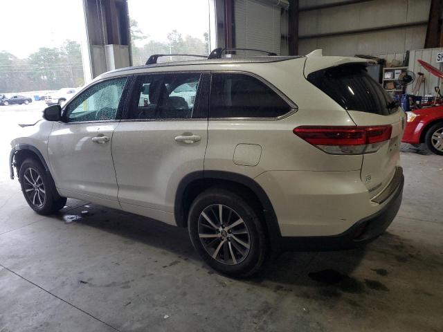 Image 2 of 2017 TOYOTA HIGHLANDER SE 2017 with VIN 5TDJZRFH3HS520326
