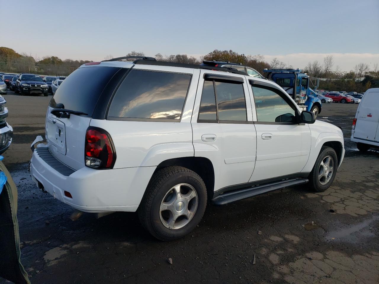 Image 3 of 2008 CHEVROLET TRAILBLAZER LS 2008 with VIN 1GNDT13S682225400