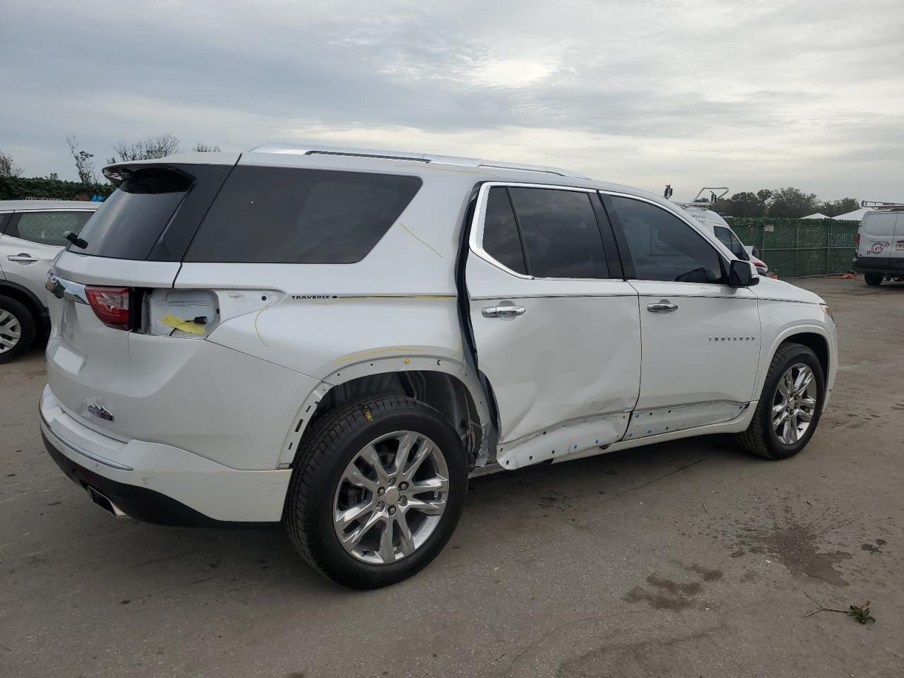 Obraz 3 z 2018 CHEVROLET TRAVERSE HIGH COUNTRY 2018 z VIN 1GNEVKKWXJJ255584