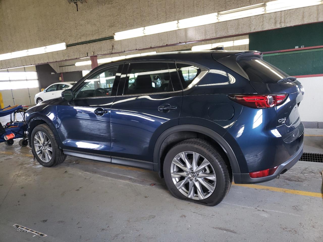 Image 2 of Mazda Cx-5 Grand Touring Reserve 2020 with VIN JM3KFBAYXL0865013