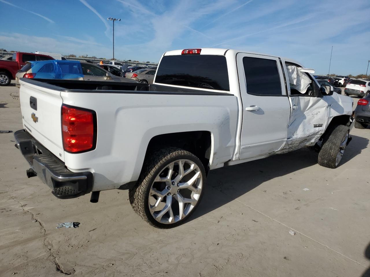 Image 3 of 2018 CHEVROLET SILVERADO C1500 LT 2018 with VIN 3GCPCREC3JG272942
