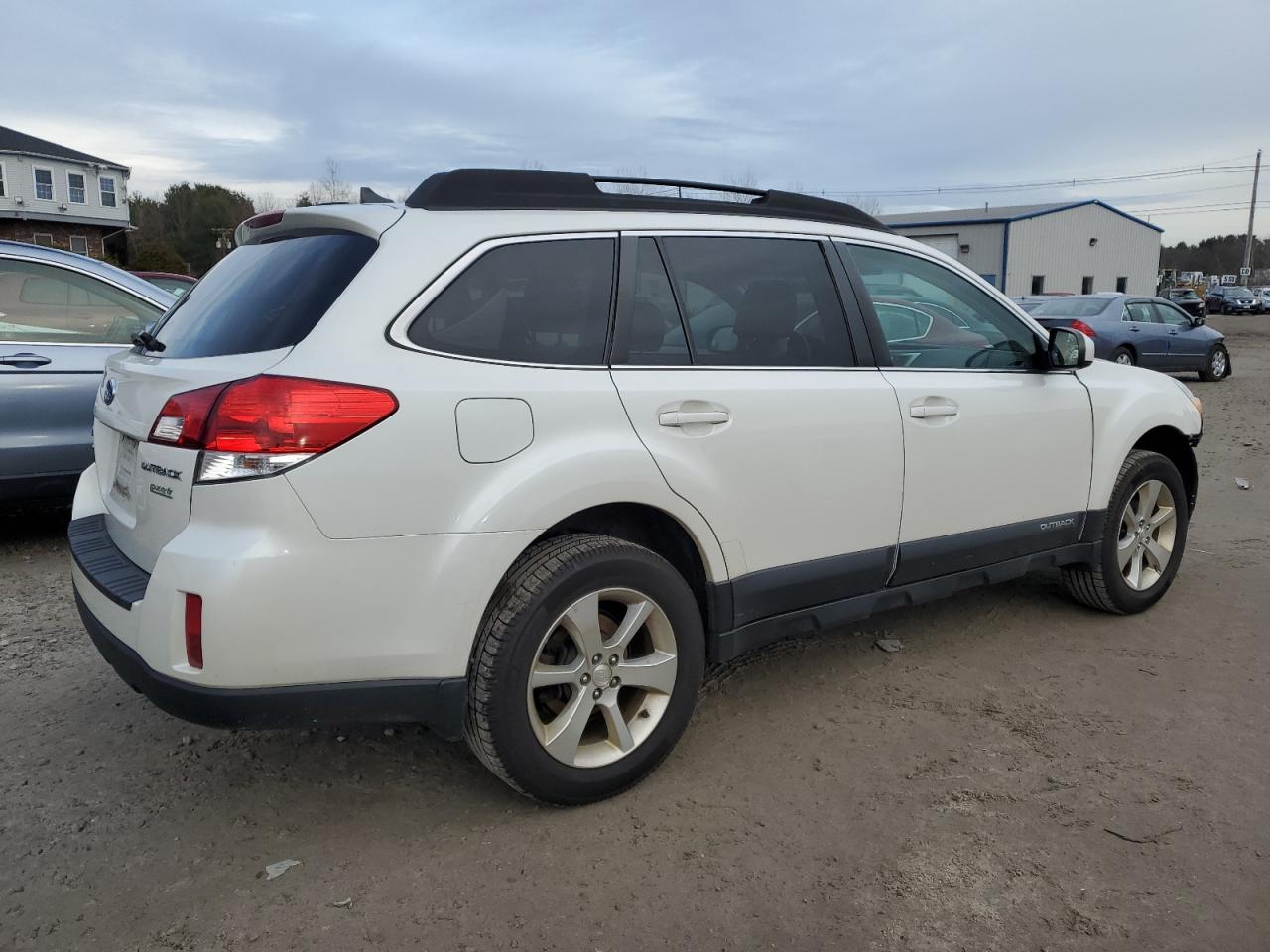 Image 3 of 2014 SUBARU OUTBACK 2.5I LIMITED 2014 with VIN 4S4BRBKC8E3293004