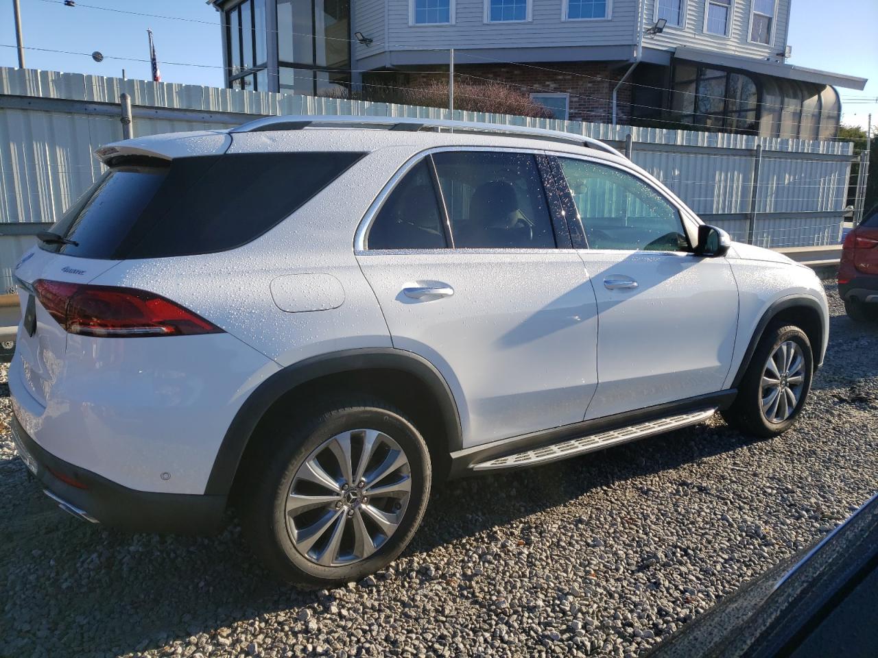 Image 3 of 2020 MERCEDES-BENZ GLE 350 4MATIC 2020 with VIN 4JGFB4KB5LA061557