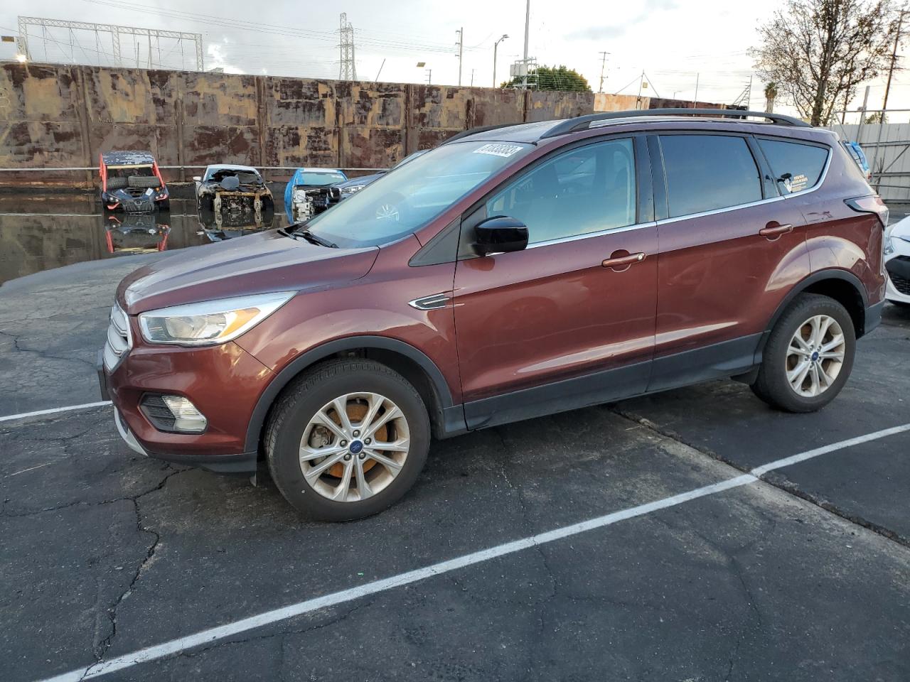 Изображение 1 2018 FORD ESCAPE SE 2018 с VIN 1FMCU9GD0JUB16223