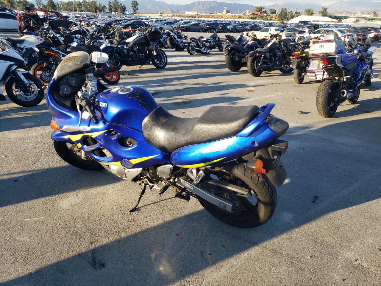 Image 3 of 2002 SUZUKI GSX600 F 2002 with VIN JS1GN79A522103498