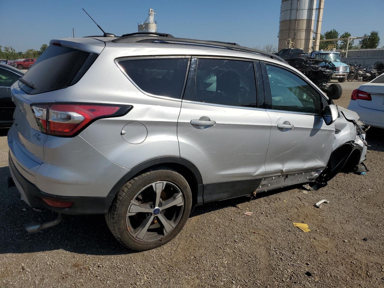Image 3 of 2017 FORD ESCAPE SE 2017 with VIN 1FMCU9G91HUB89719
