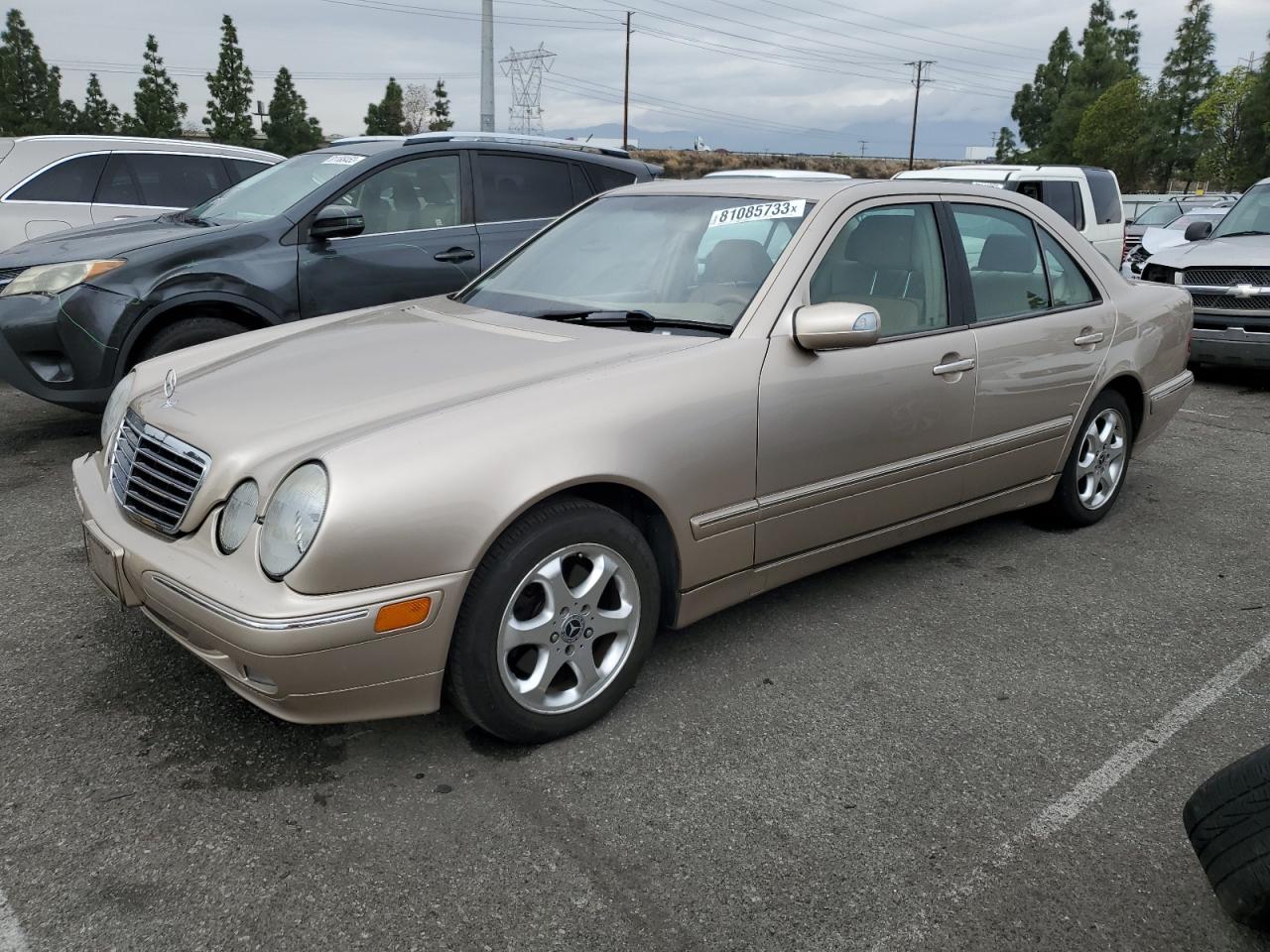 Obraz 1 z 2002 MERCEDES-BENZ E 320 2002 z VIN WDBJF65J52B439241
