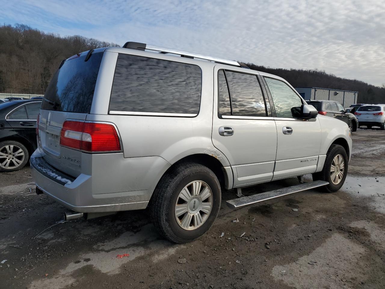 Image 3 of 2014 LINCOLN NAVIGATOR  2014 with VIN 5LMJJ2J56EEL01723