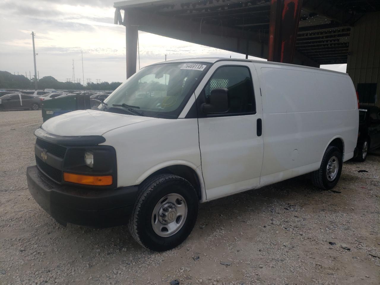 Chevrolet Express G2500 2013 image