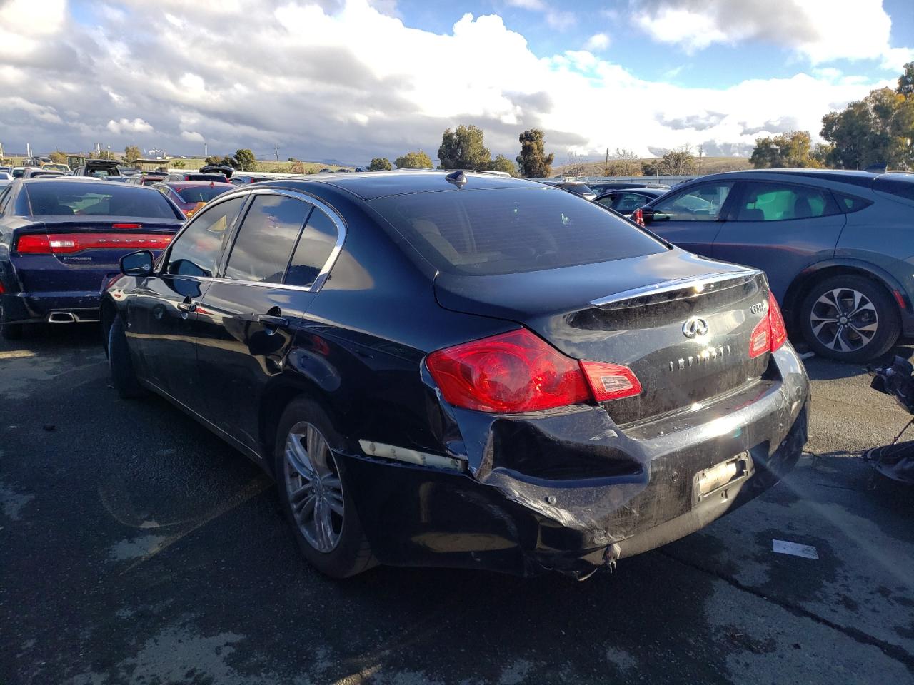 Image 2 of 2013 INFINITI G37  2013 with VIN JN1CV6AR7DM755291