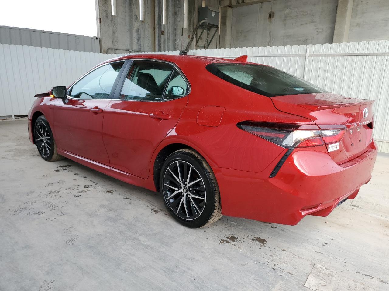Изображение 2 2024 TOYOTA CAMRY SE NIGHT SHADE 2024 с VIN 4T1G11AK5RU214131