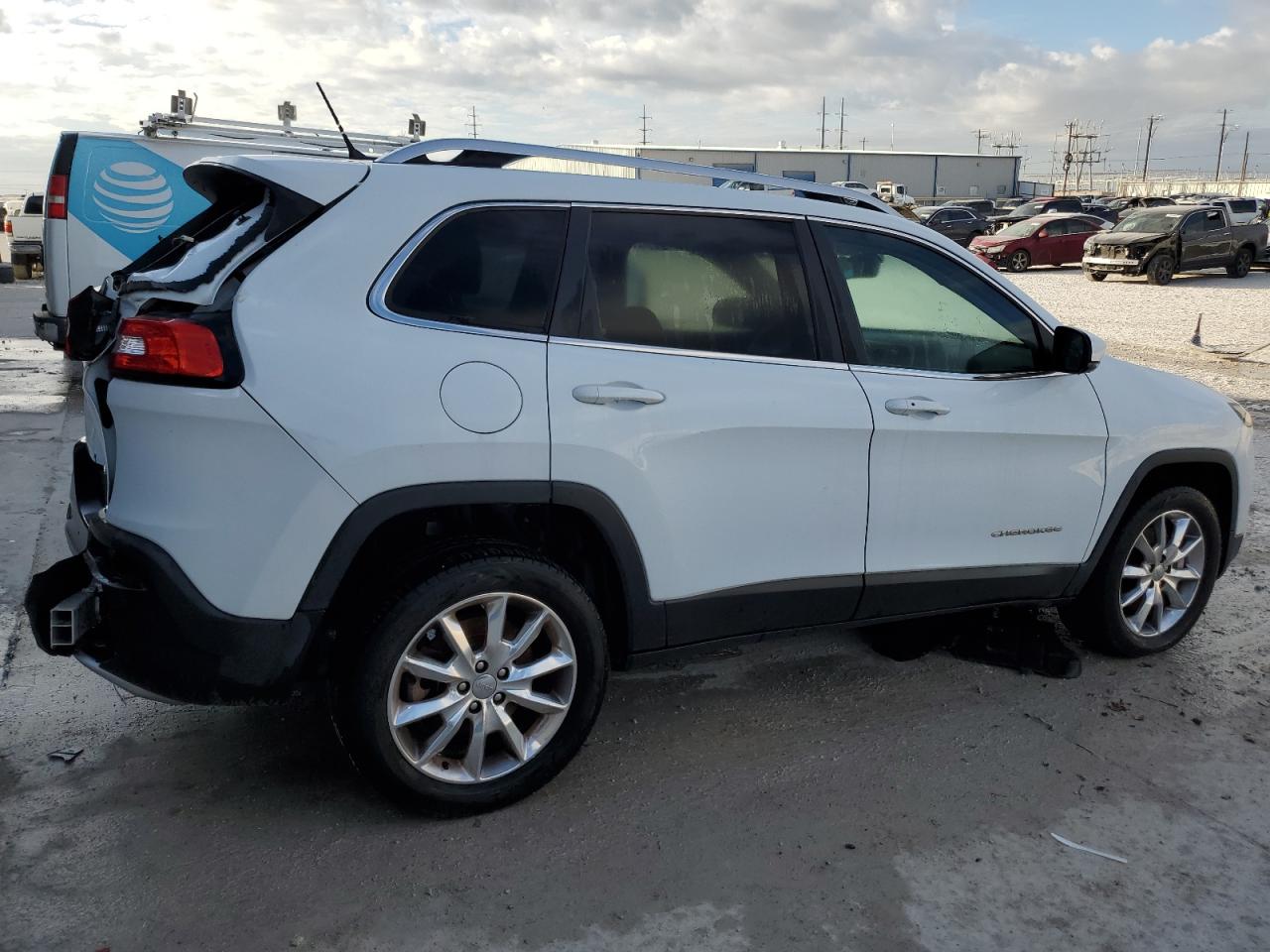 Image 3 of 2014 JEEP CHEROKEE LIMITED 2014 with VIN 1C4PJLDS5EW173221