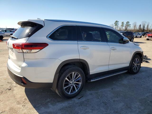 Изображение 3 2019 TOYOTA HIGHLANDER SE 2019 с VIN 5TDKZRFH9KS563242