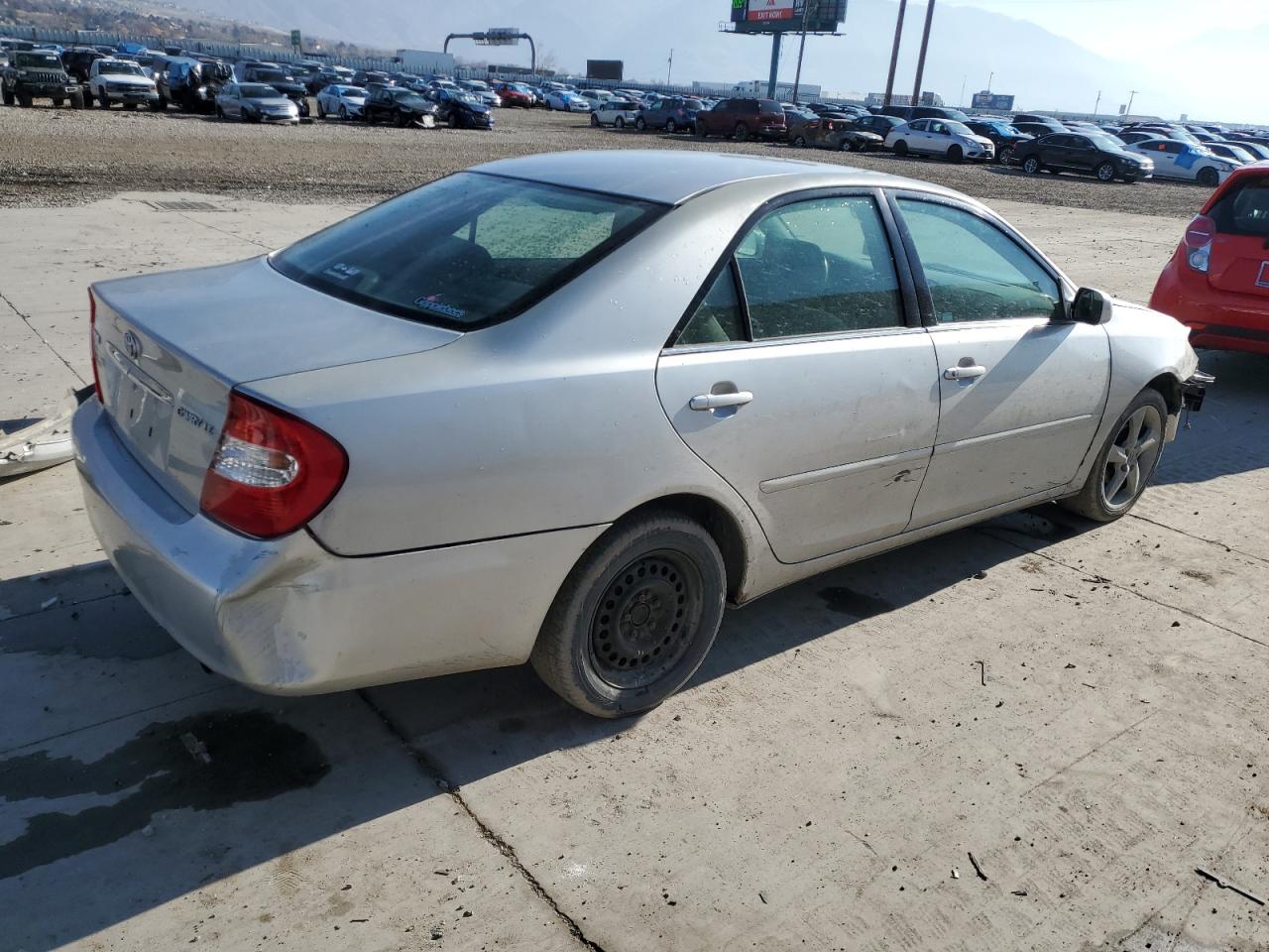 Obraz 3 z 2004 TOYOTA CAMRY LE 2004 z VIN 4T1BE32K24U351822