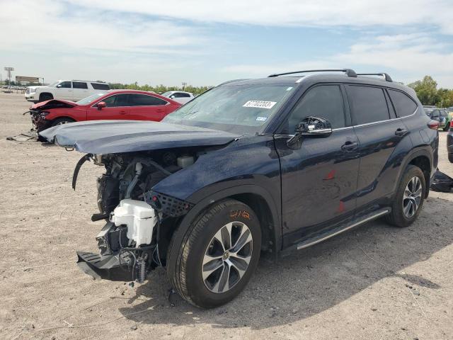 Изображение 2022 TOYOTA HIGHLANDER XLE 2022