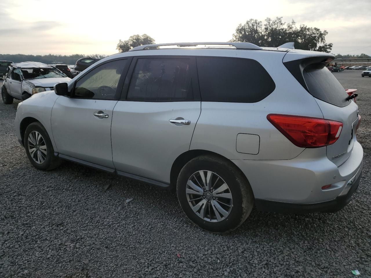 Image 2 of 2019 NISSAN PATHFINDER S 2019 with VIN 5N1DR2MN5KC619506