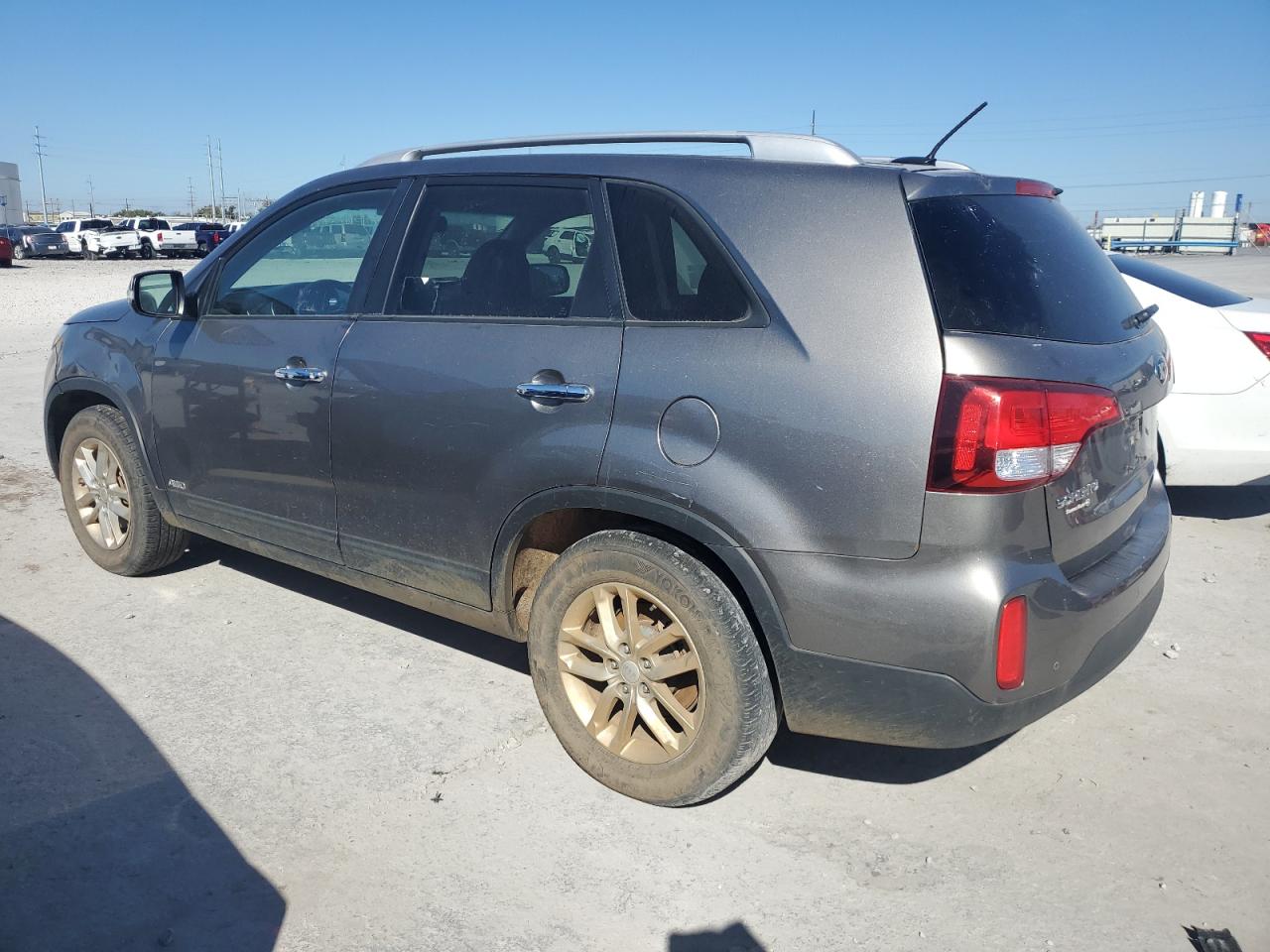 Obraz 2 z 2015 KIA SORENTO LX 2015 z VIN 5XYKTCA60FG652141