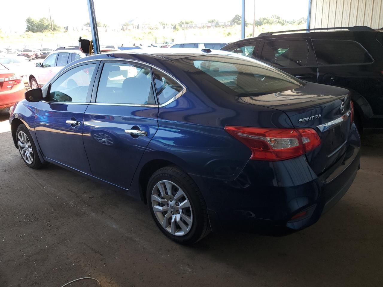 Obraz 2 z 2017 NISSAN SENTRA S 2017 z VIN 3N1AB7AP1HY340832