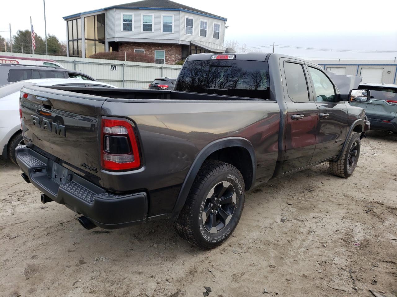Obraz 3 z 2020 RAM 1500 REBEL 2020 z VIN 1C6SRFET9LN307167