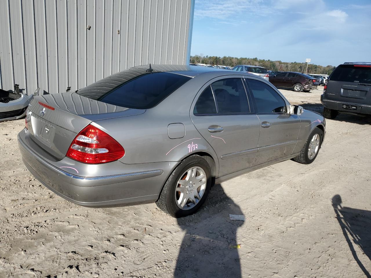 Image 3 of 2004 MERCEDES-BENZ E 320 2004 with VIN WDBUF65J84A595795