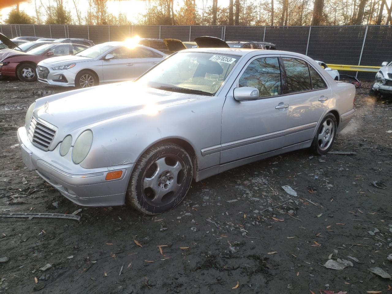 Image 1 of 2000 MERCEDES-BENZ E 430 2000 with VIN WDBJF70J9YB130281