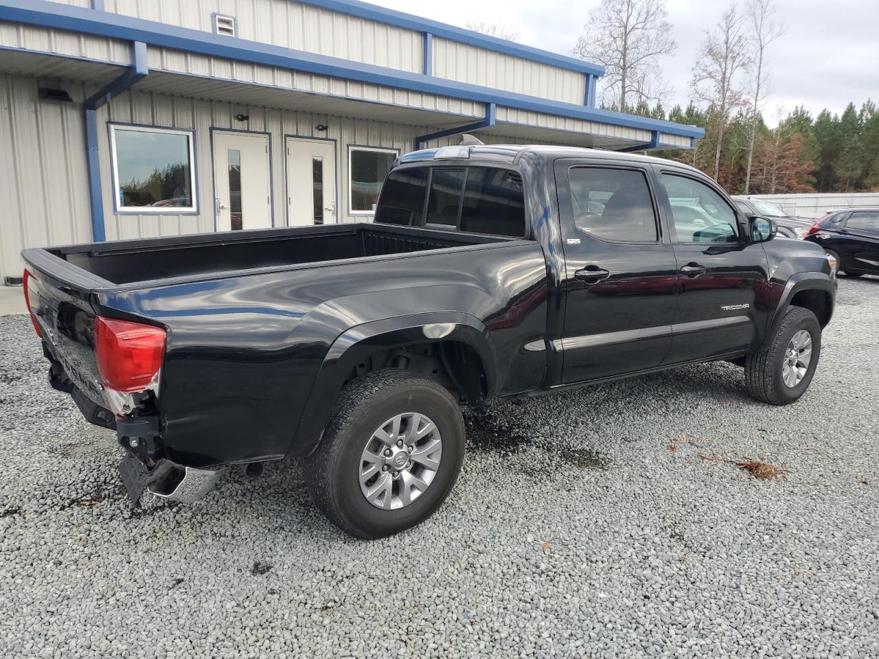 Image 3 of 2017 TOYOTA TACOMA DOUBLE CAB 2017 with VIN 5TFBZ5DN4HX001852