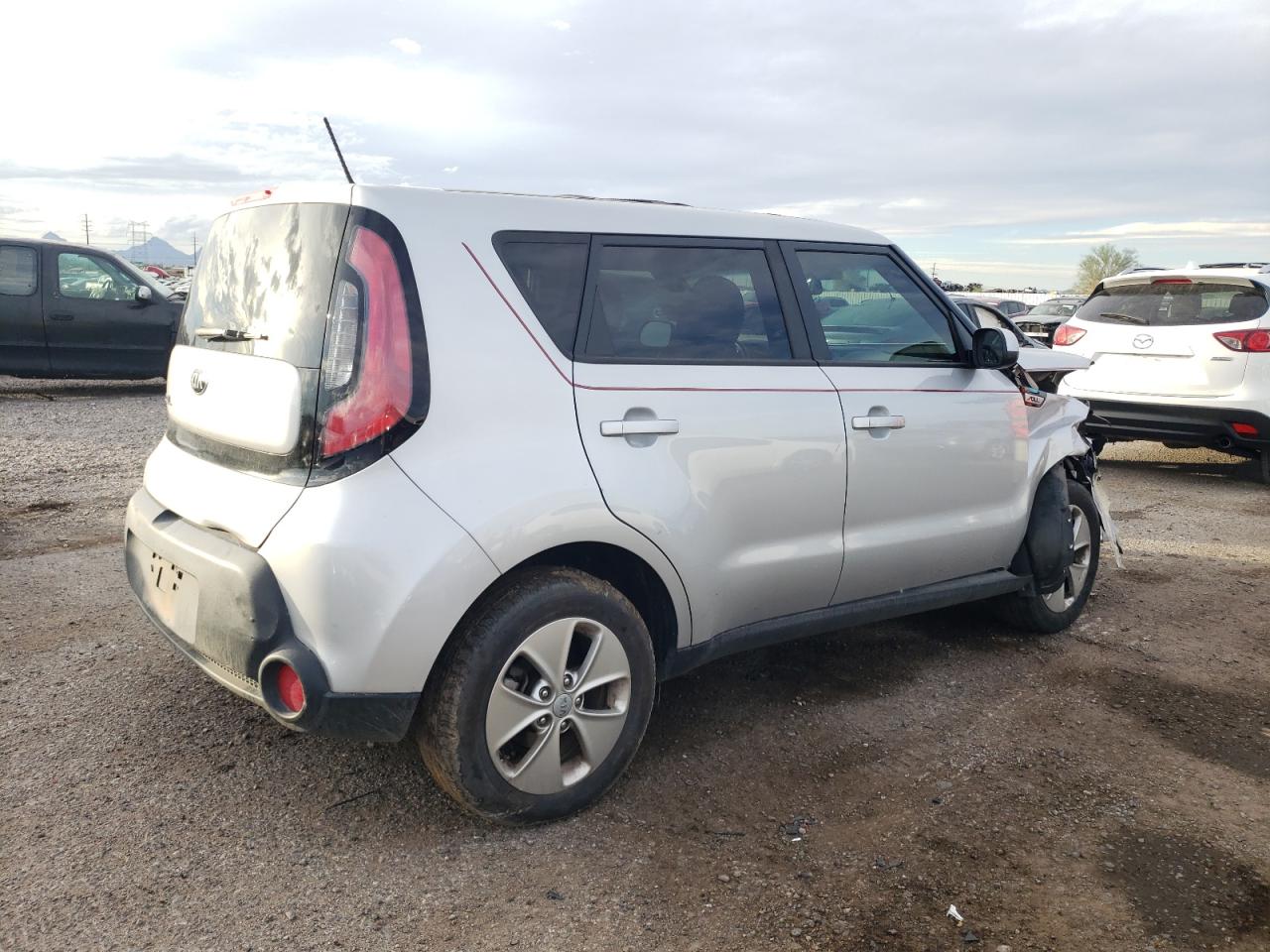 Image 3 of 2016 KIA SOUL  2016 with VIN KNDJN2A24G7840009