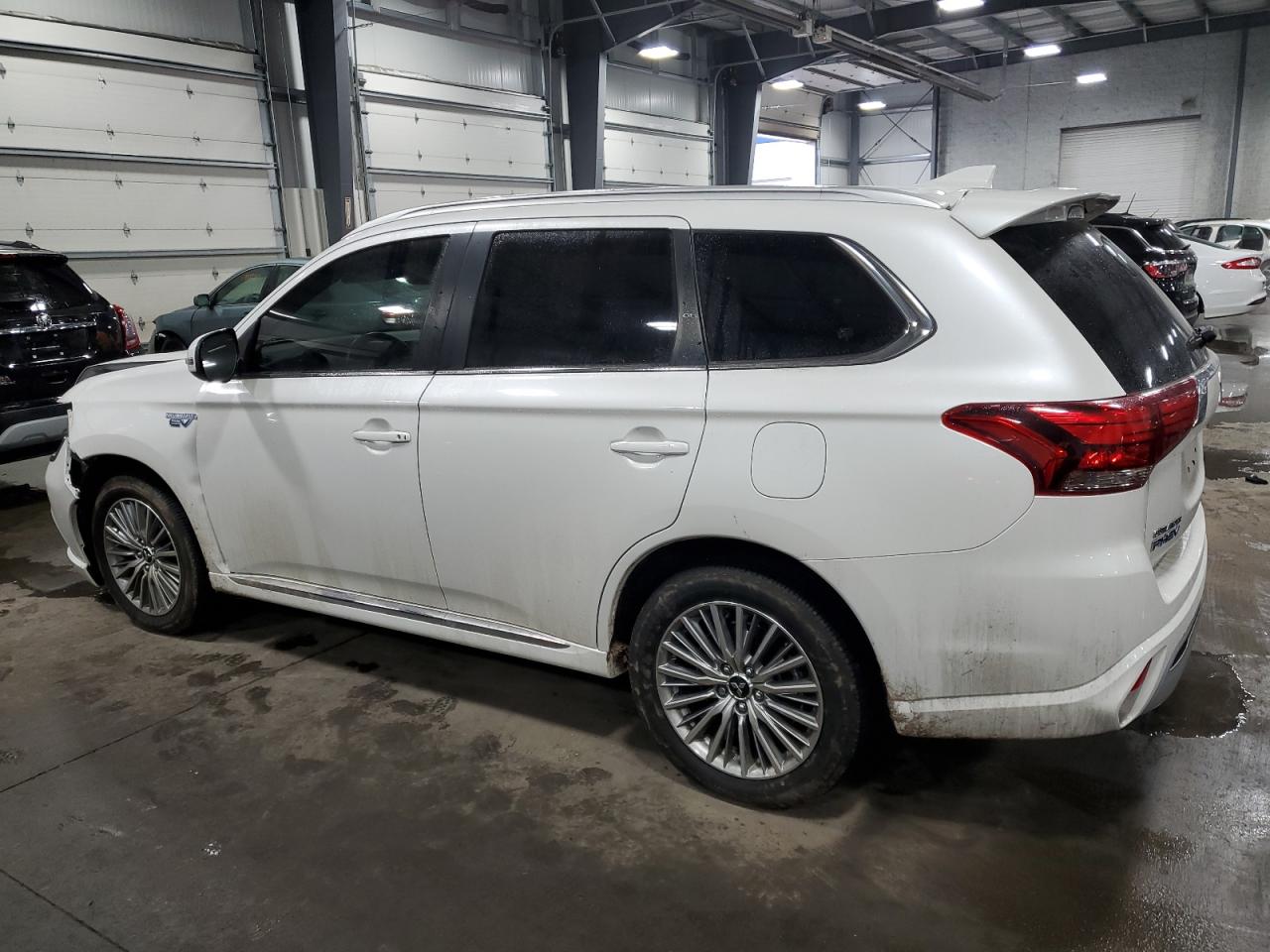 Изображение 2 2021 MITSUBISHI OUTLANDER FE 2021 с VIN JA4J2VA71MZ000978