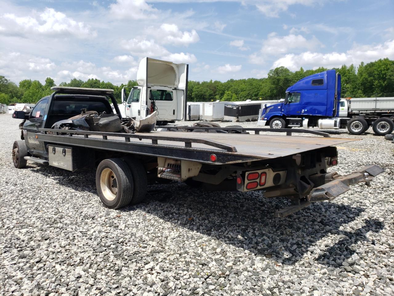 Image 2 of 2016 RAM 5500  2016 with VIN 3C7WRMDL4GG275391