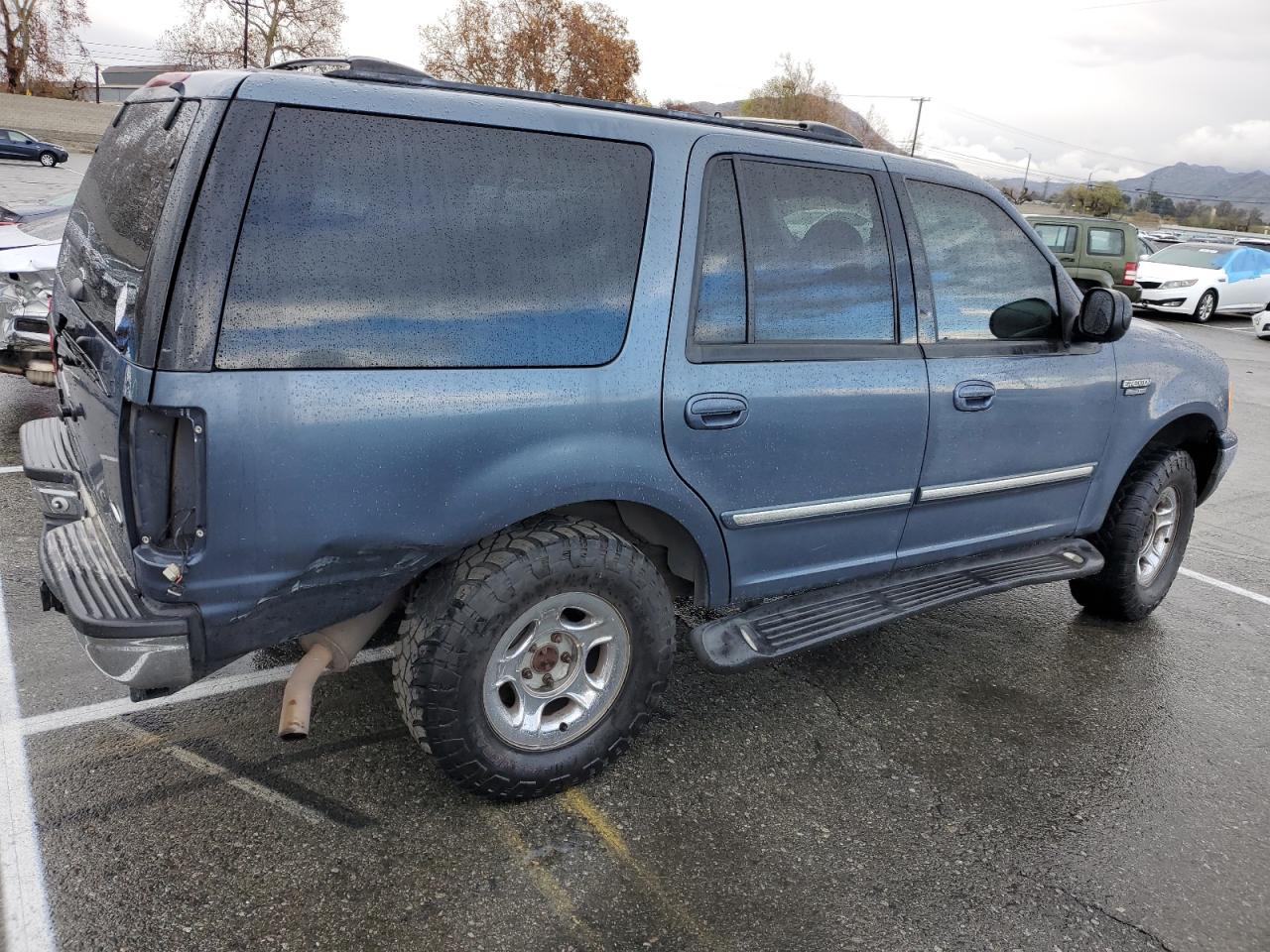 Image 3 of 2001 FORD EXPEDITION XLT 2001 with VIN 1FMPU16LX1LA64147