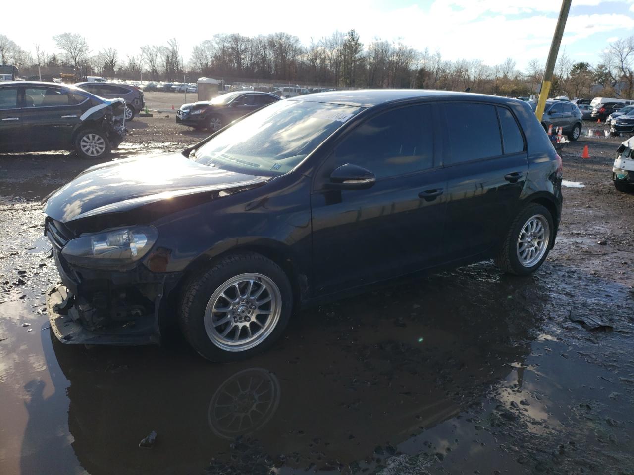 Image 1 of 2014 VOLKSWAGEN GOLF  2014 with VIN WVWNM7AJ6EW001703