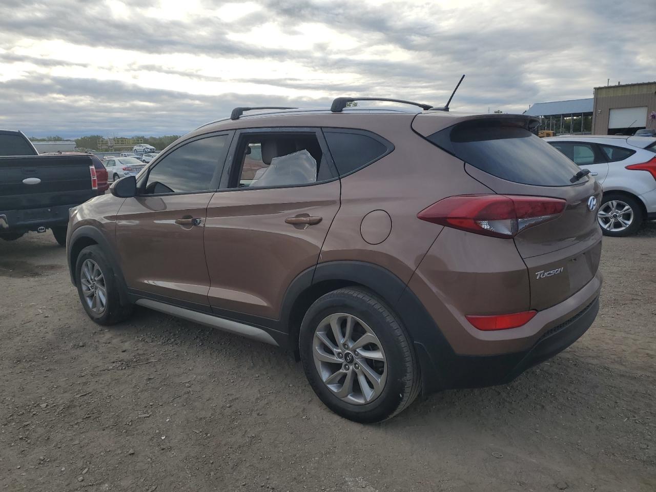 Изображение 2 2017 HYUNDAI TUCSON LIMITED 2017 с VIN KM8J33A44HU262005