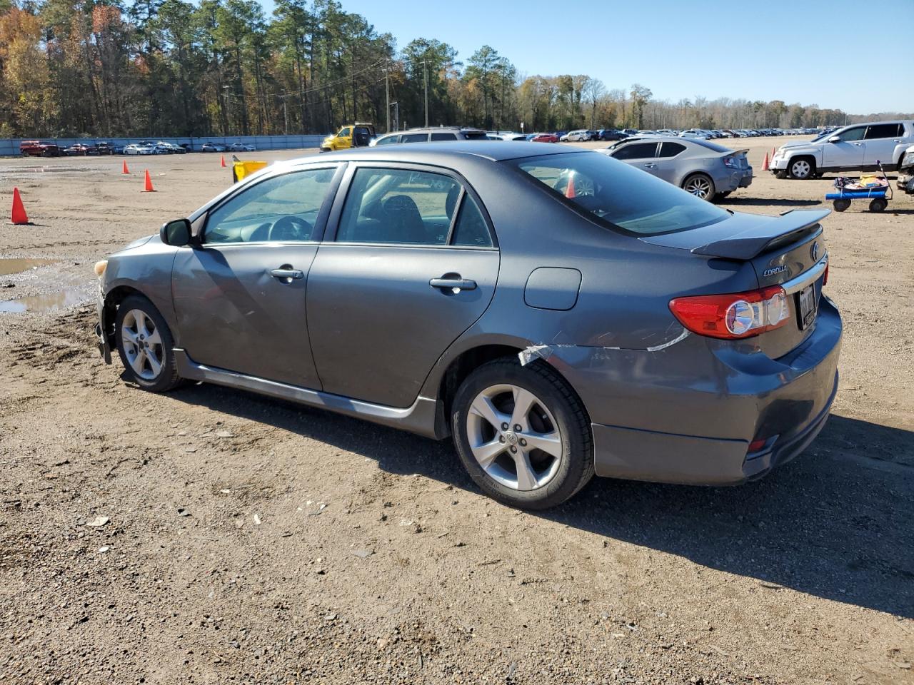 Obraz 2 z 2011 TOYOTA COROLLA BASE 2011 z VIN 2T1BU4EE1BC710719