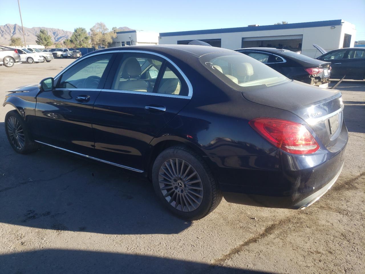Изображение 2 2015 MERCEDES-BENZ C 300 4MATIC 2015 с VIN 55SWF4KB4FU029752