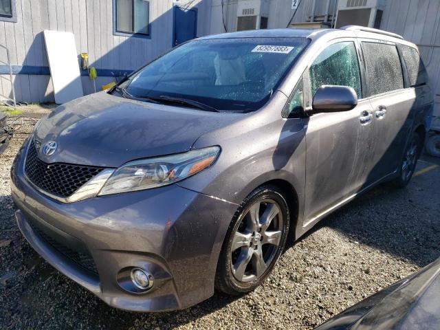 Image 1 of 2017 TOYOTA SIENNA SE 2017 with VIN 5TDXZ3DC5HS790401