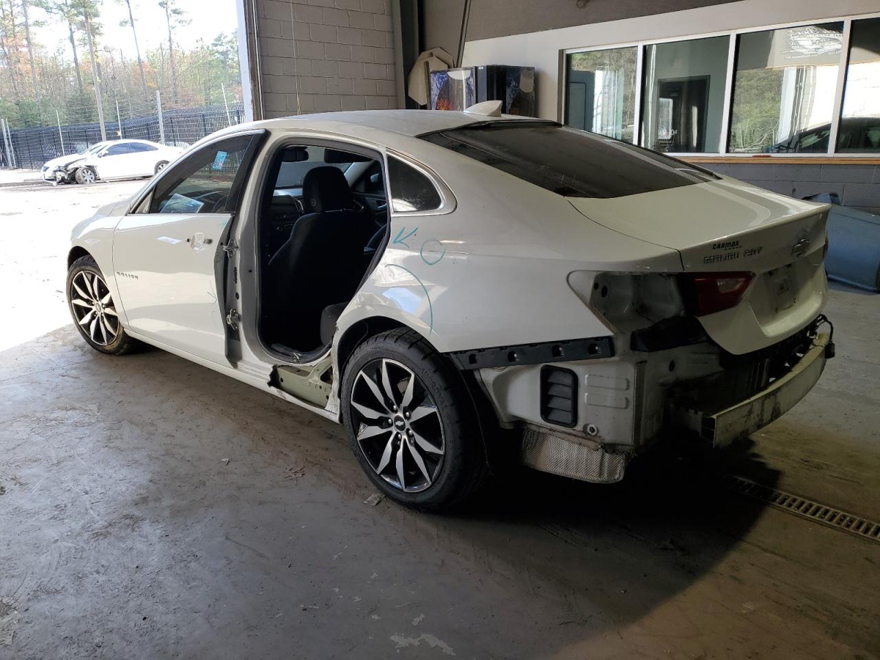 Image 2 of 2016 CHEVROLET MALIBU LT 2016 with VIN 1G1ZF5SX9GF254223