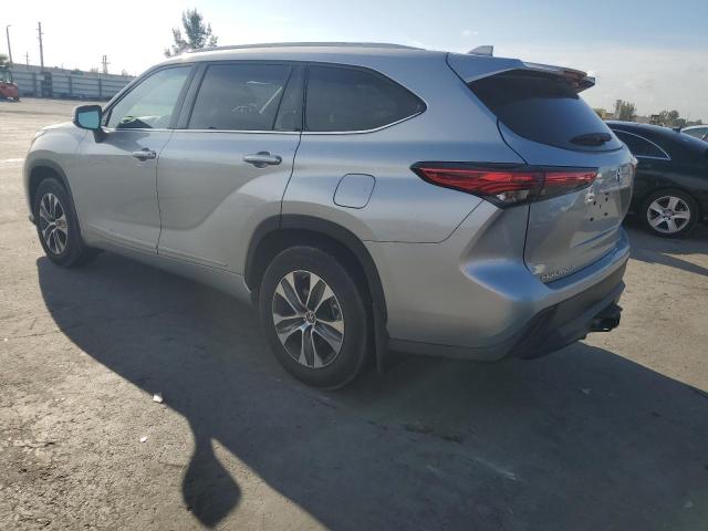 Image 2 of 2022 TOYOTA HIGHLANDER XLE 2022 with VIN 5TDGZRBH7NS243904